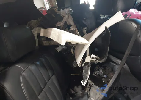 2000 Jeep Grand Cherokee Limited from USA, damaged, VIN 1J4GW58N3YC358658